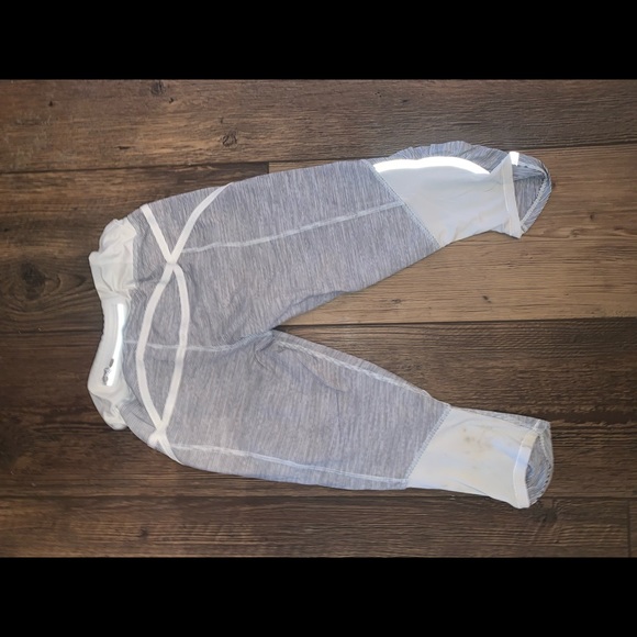 Lululemon Cropped Grey and White Tights - Picture 2 of 2